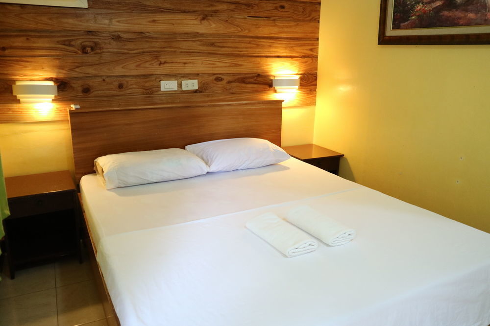 Dubay Panglao Beachfront Resort Libaong Exteriör bild