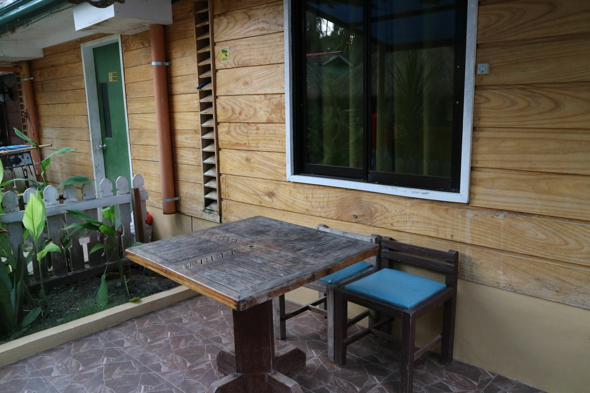 Dubay Panglao Beachfront Resort Libaong Exteriör bild