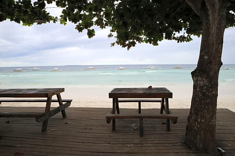 Dubay Panglao Beachfront Resort Libaong Exteriör bild